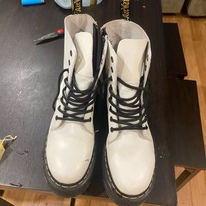 Jadon Boot in White
Dr. Martens